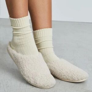 Everlane | The Renew Teddy Plush Vegan Sherpa Slipper Size 6 Cozy Loungewear